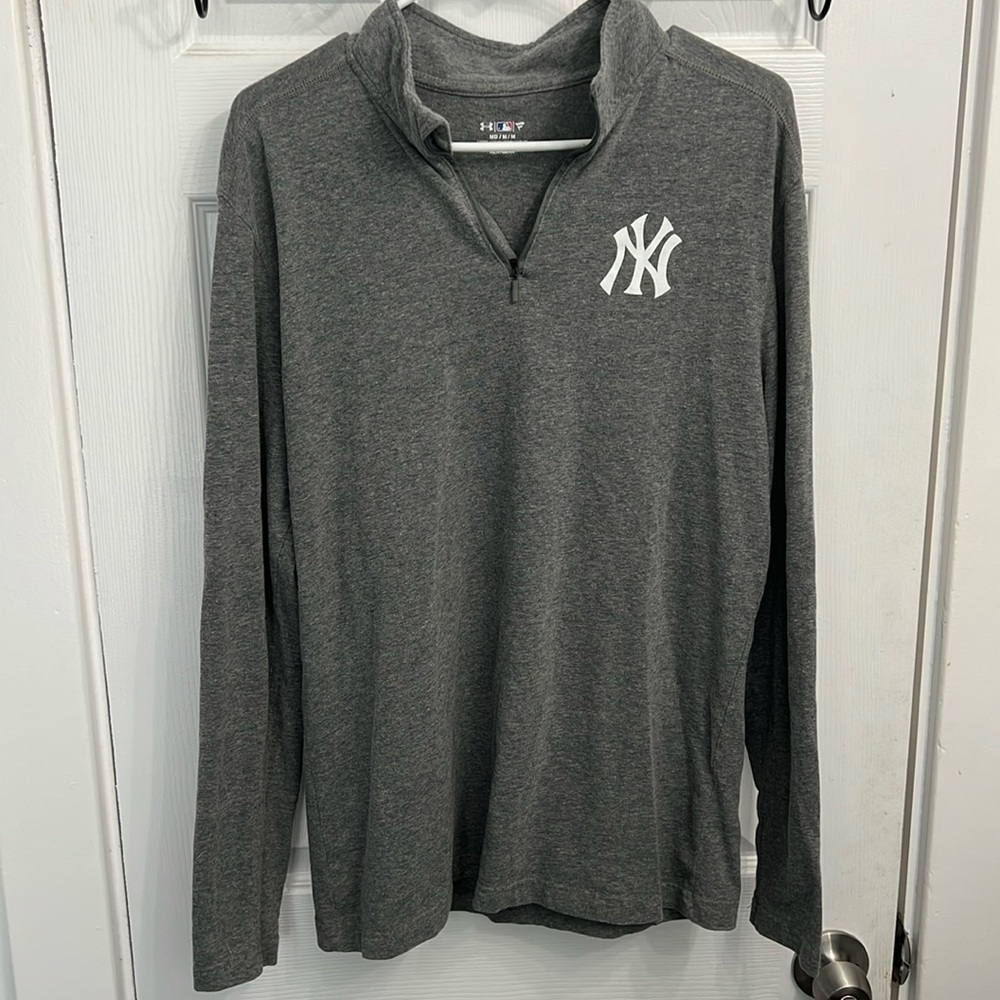 Men’s Under Armour Long Sleeve NY Yankees Shirt